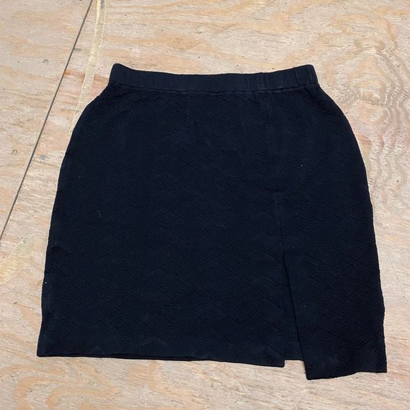 St. John Black Textured Knit Mini Skirt Stretch Size 4 - Picture 10 of 14